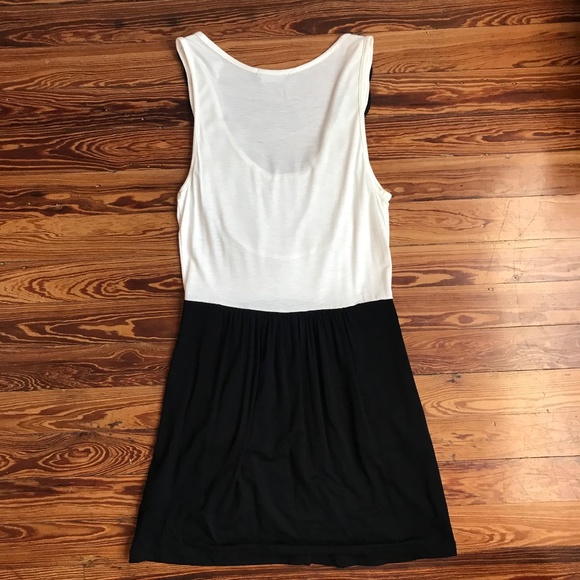 Soprano Black and White Dress with Floral Details - Picture 10 of 14